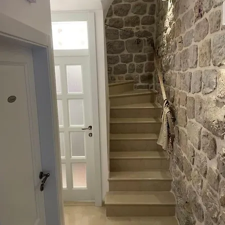 Throne I * Dubrovnik