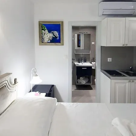 Throne I アパート