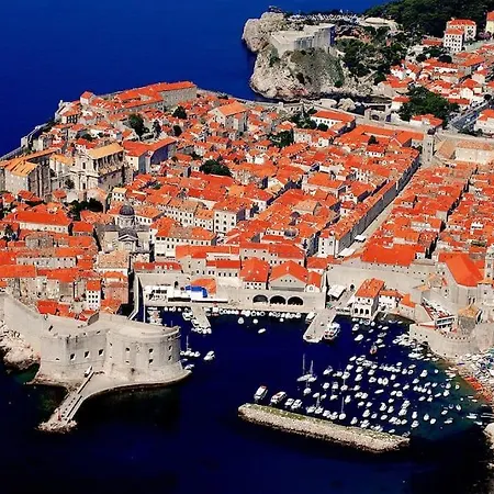 Throne I * Dubrovnik