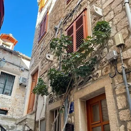 Apartamento Throne I *