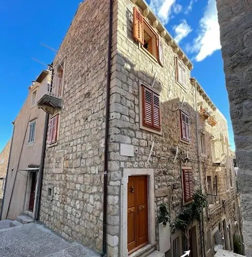 アパート Throne I *